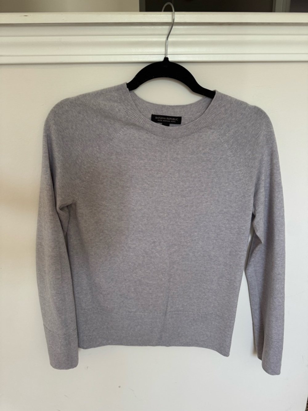 Banana Republic Women’s Light Gray Crewneck Sweater - 100% Merino Wool